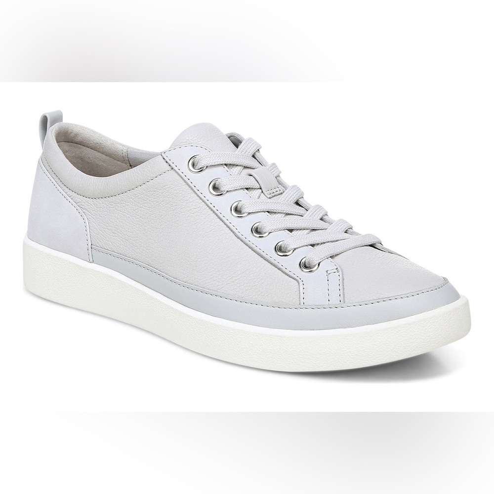 Vionic Gray Leather Winny Sneaker Women’s Size US 8